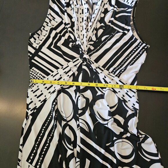 Joseph Ribkoff Black and White Patterned Wedding Dress - Picture 7 of 10